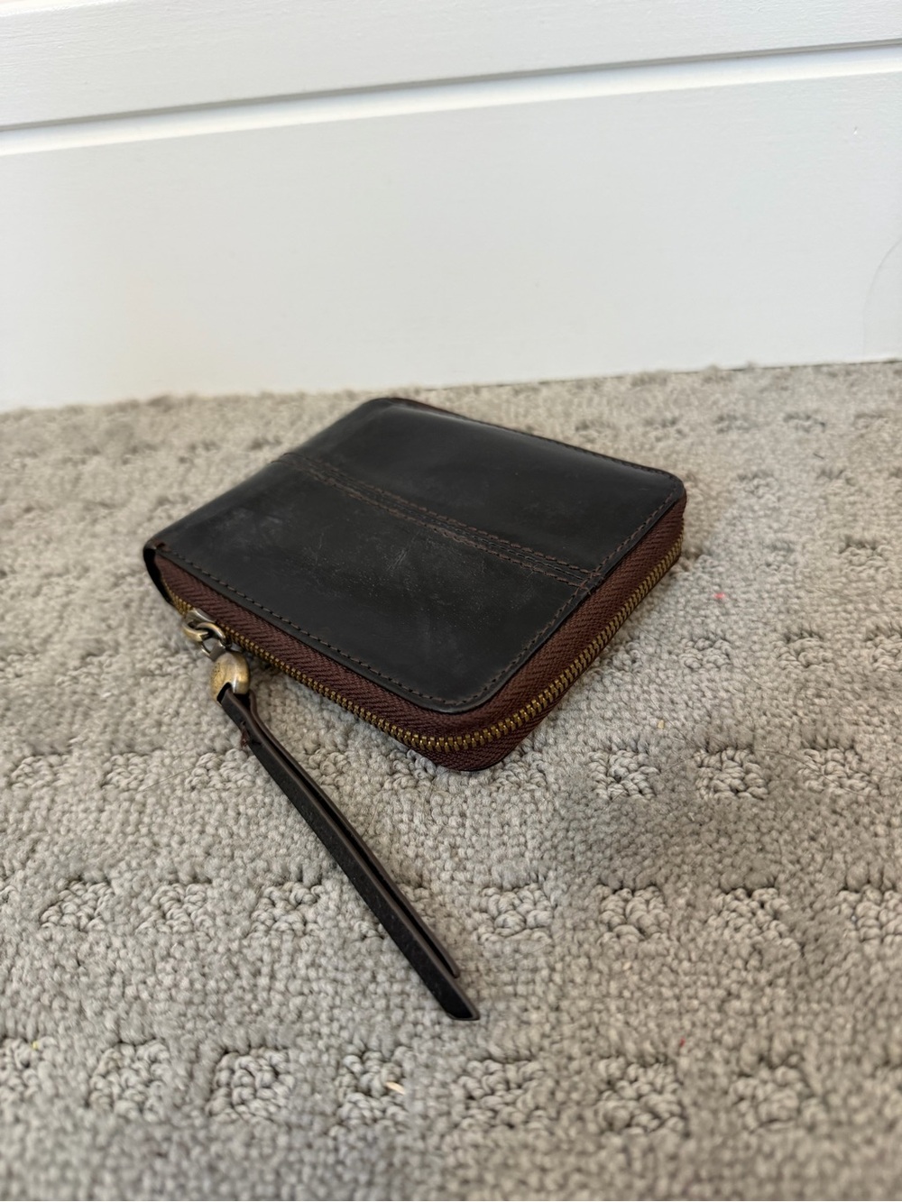 HOBO Women’s Leather Zip Wallet - Black